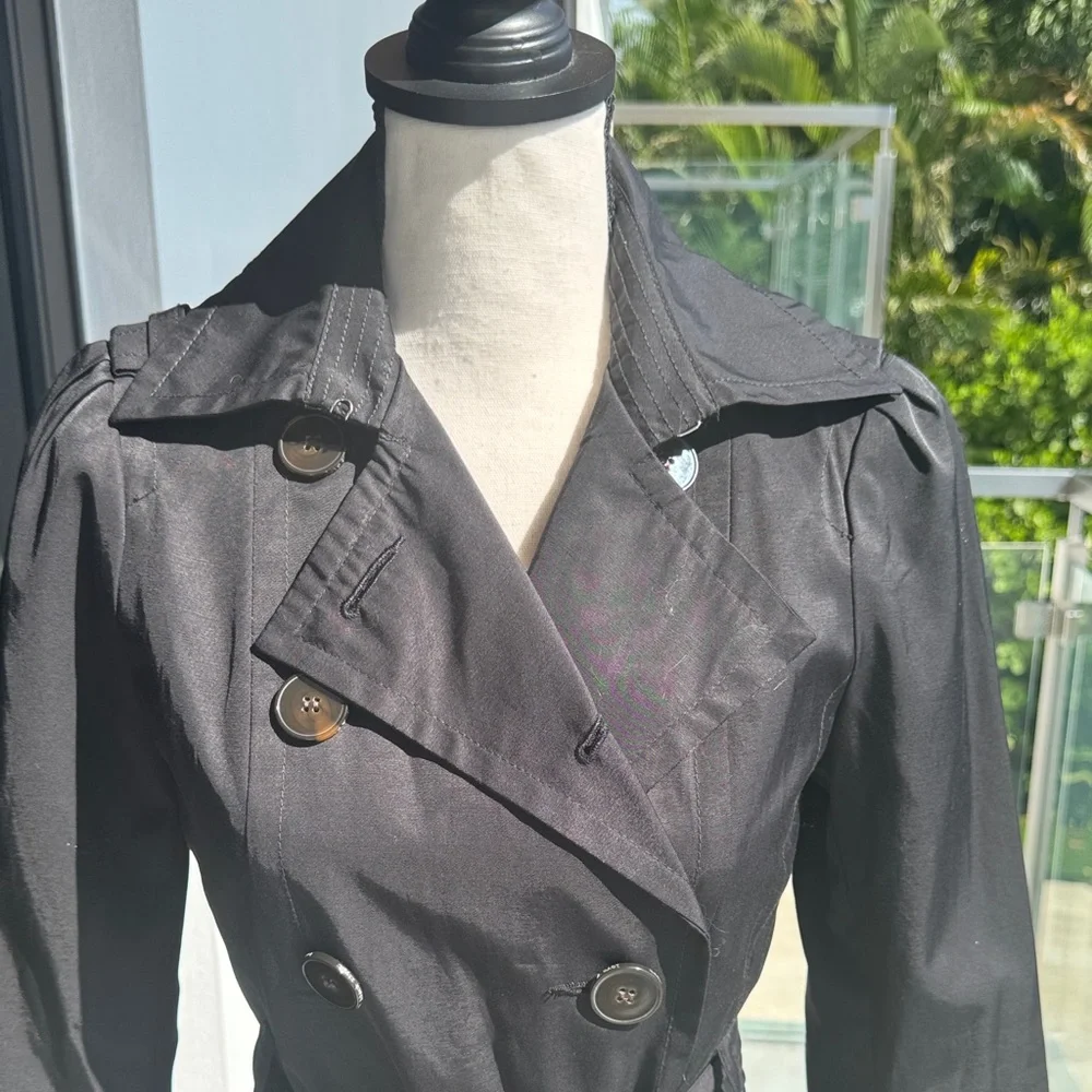 Black Rivet Belted Short Trench Coat extra small NWOT comfort polished girly BTS